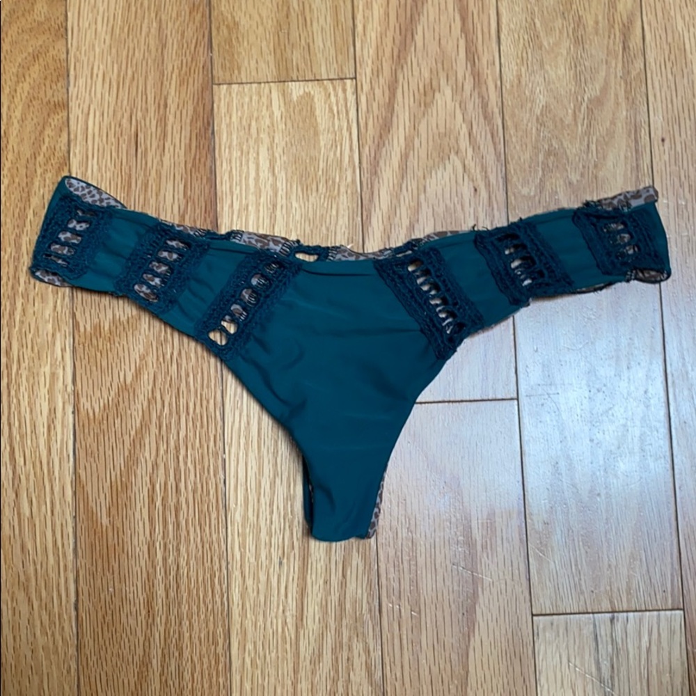 Acacia Seaweed Bottoms